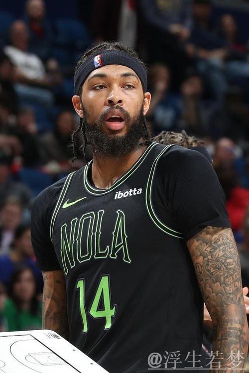 英格拉姆低位单打 翻身跳投精准发力 英格拉姆低位单打 翻身跳投精准发力