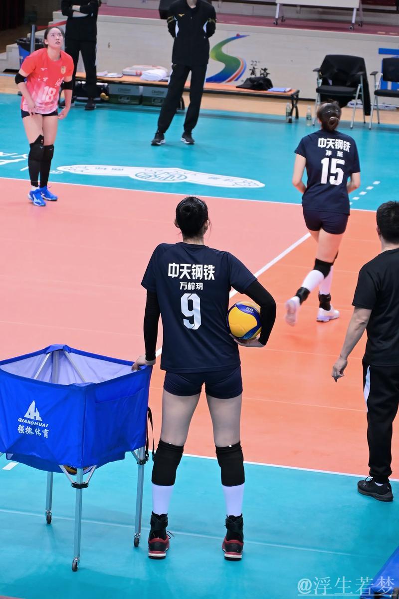 江苏女排新赛季首战告捷,多点开花显实力 江苏女排新赛季首战告捷,多点开花显实力